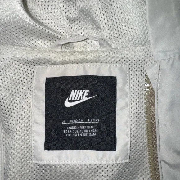 Nike 2T Hooded Windbreaker - Picture 3 of 3